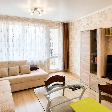 1br W/ Pools & Free Parking | Walk To Burgas City