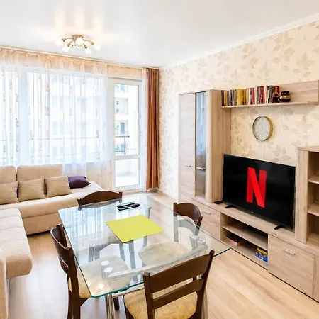 1br W/ Pools & Free Parking | Walk To Lejlighed Burgas City