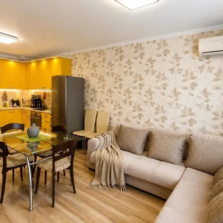 1br W/ Pools & Free Parking | Walk To * Burgas City