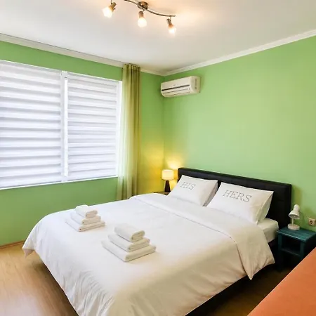 1br W/ Pools & Free Parking | Walk To Lejlighed